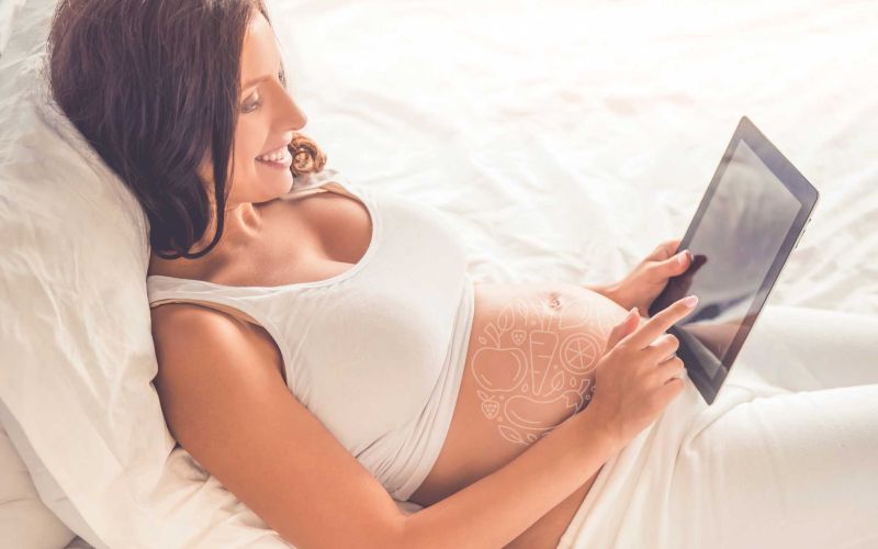 Online pregnancy calendar with nutrition advice in a week by week format